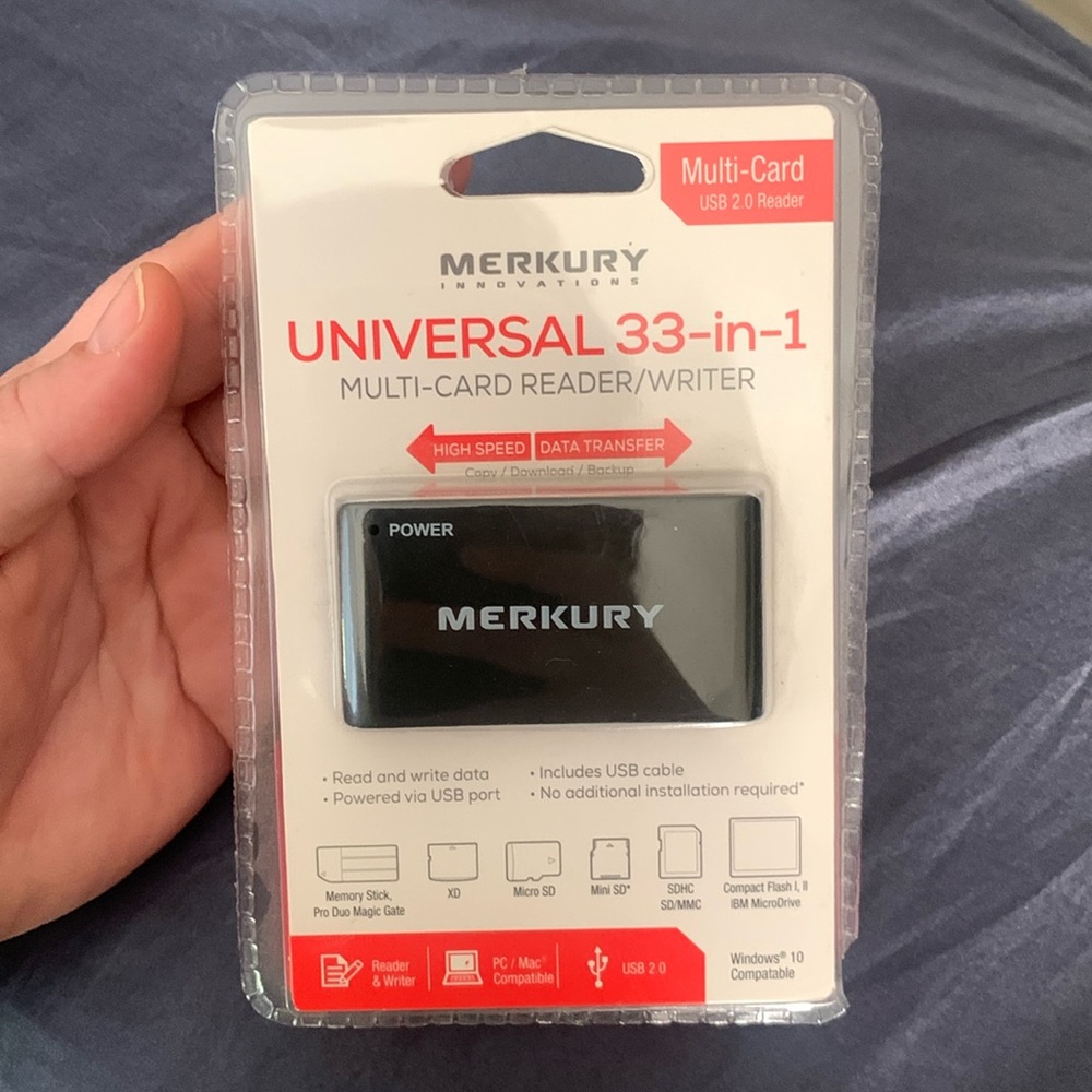 NWT Merkury Innovations Universal 33-in-1 Multi Card Reader/Writer